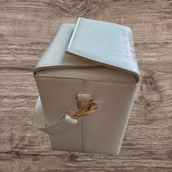 Chinese Takeout Box Handbag - Picture 3 of 9